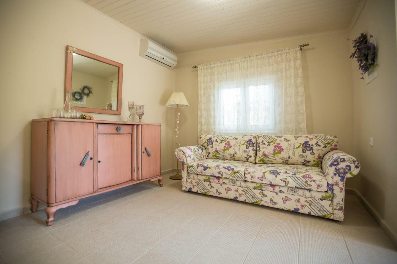 Ancient Corinth Guest House Esterno foto